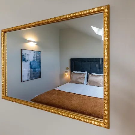 Style And Comfort In Downtown Apartment Lisbon