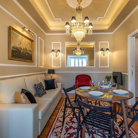 Style And Comfort In Downtown Apartment