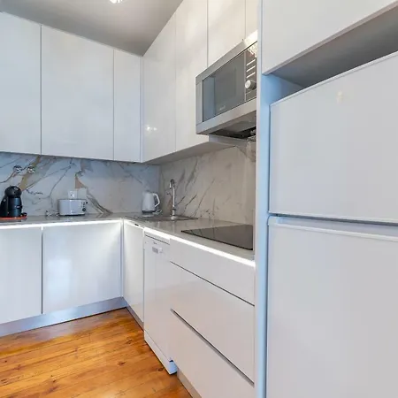 Apartment Style And Comfort In Downtown *