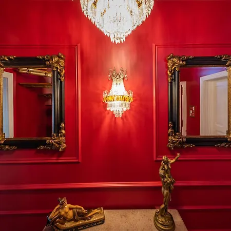 Style And Comfort In Downtown Apartment Lisbon