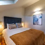 Style And Comfort In Downtown Lissabon