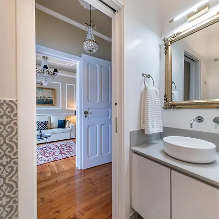 Style And Comfort In Downtown Apartament Lizbona