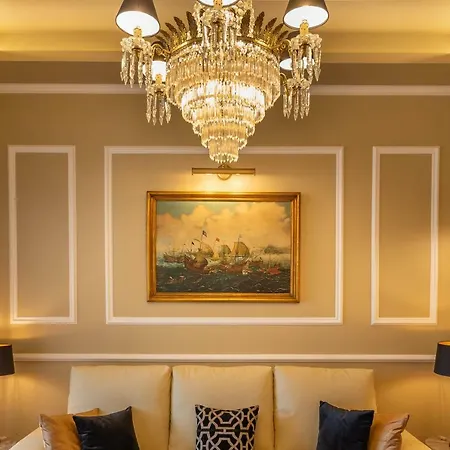 Style And Comfort In Downtown Apartament *
