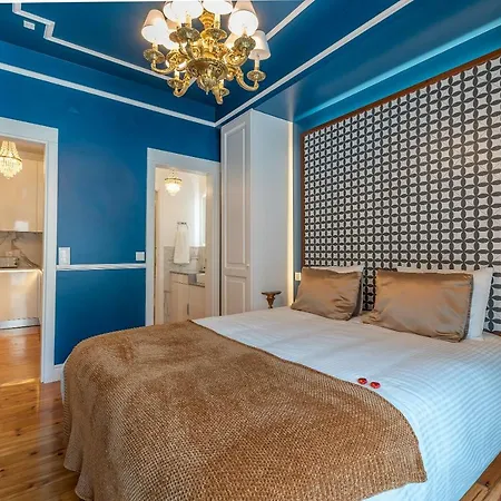 Style And Comfort In Downtown Appartement