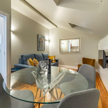 Style And Comfort In Downtown Apartament Lizbona