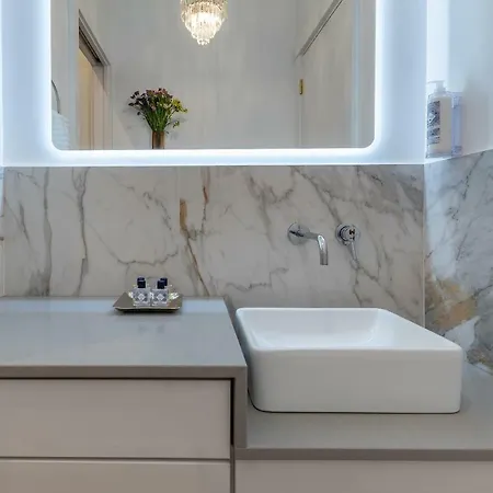 Style And Comfort In Downtown